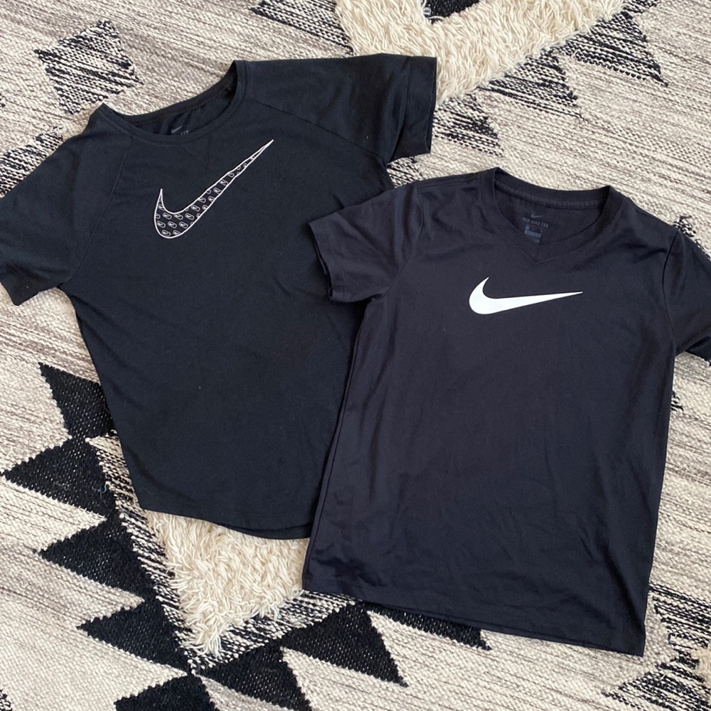 Nike dri fit t-shirt lot! Girls xl and L or womens xs. EUC